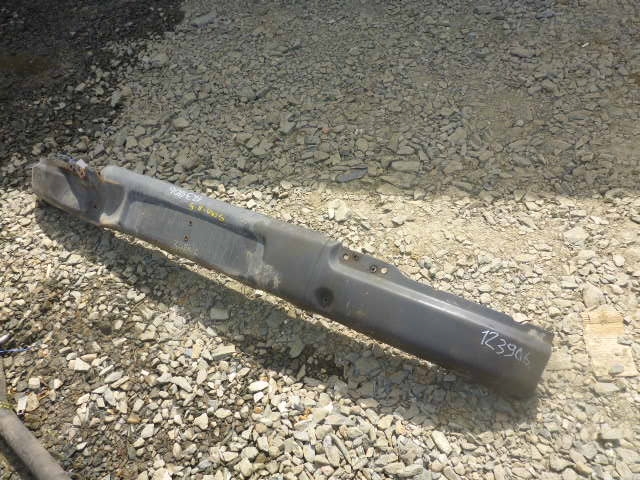 Усилитель переднего бампера