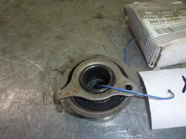 Ролик-натяжитель