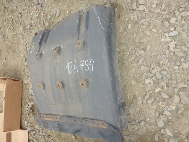 Крыло заднее правое задняя часть