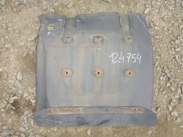 Крыло заднее правое задняя часть