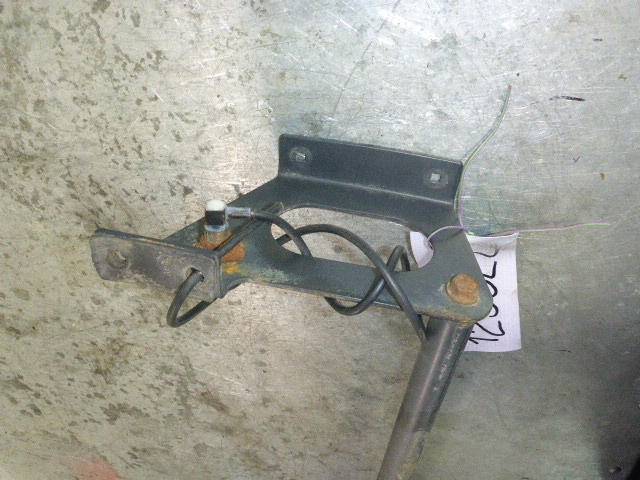 Кронштейн солнцезащитного козырька