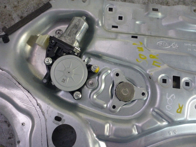 Стеклоподъемник электр. передний правый