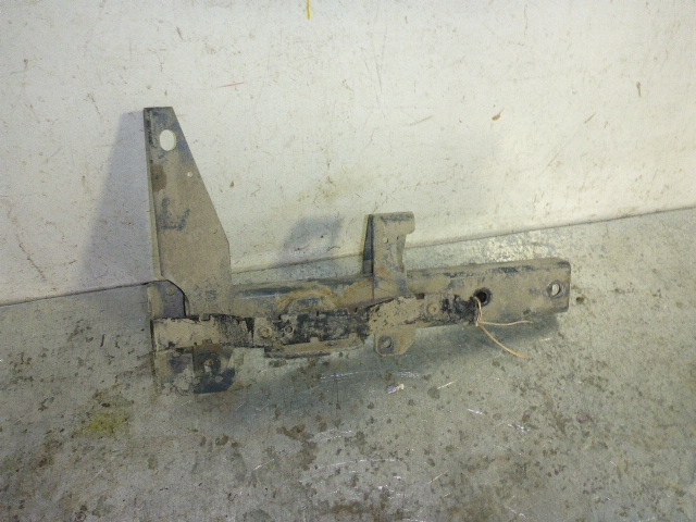 Кронштейн крепления крыла