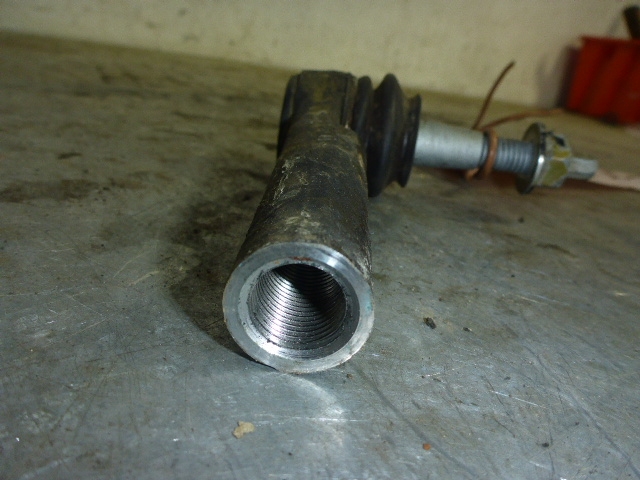 Наконечник рулевой левый