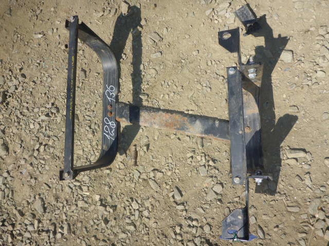 Кронштейн крепления топливного бака