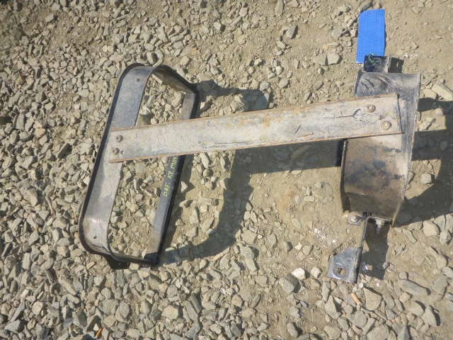 Кронштейн крепления топливного бака