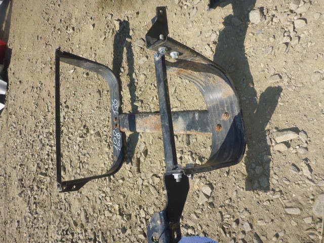 Кронштейн крепления топливного бака