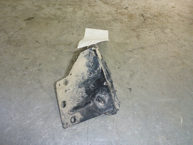 Кронштейн фар правый