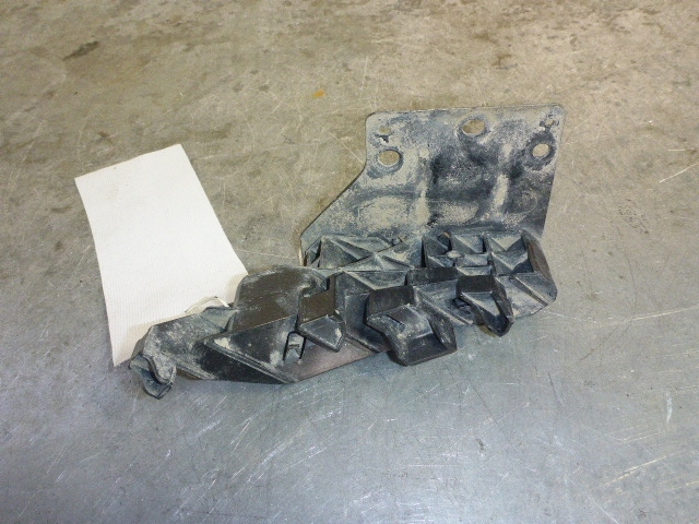 Кронштейн фар правый