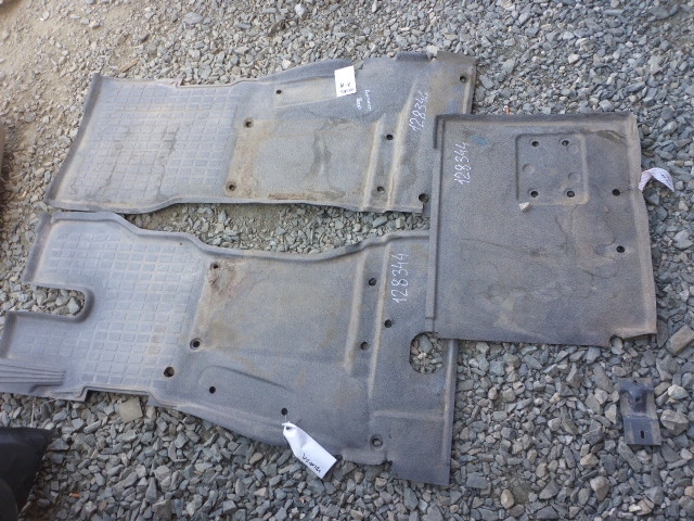 Покрытие напольное (ковролин)