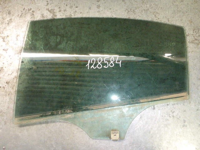 Стекло двери задней левой