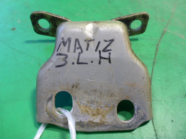 Петля двери задней левой нижняя