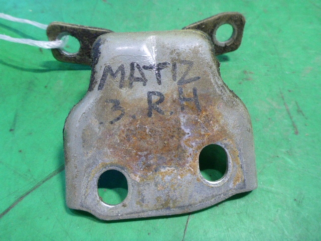 Петля двери задней правой нижняя