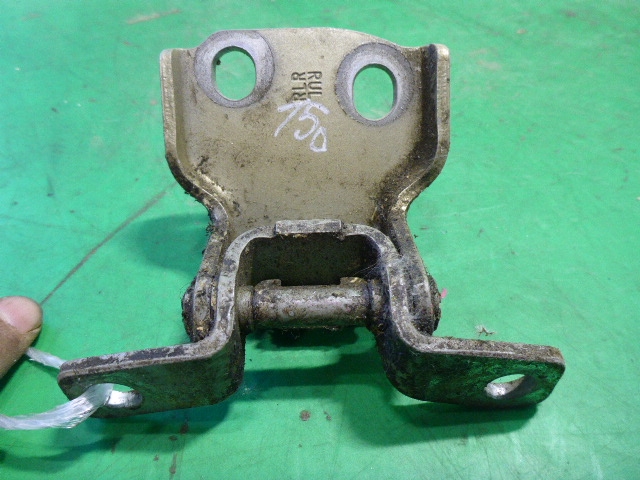 Петля двери задней правой нижняя