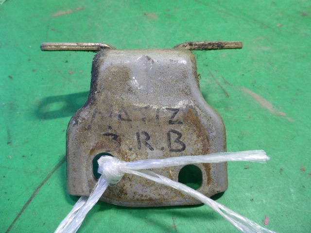 Петля двери задней правой верхняя