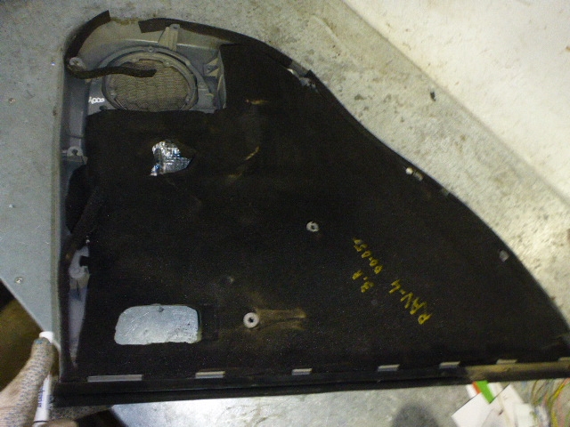 Обшивка двери задней правой