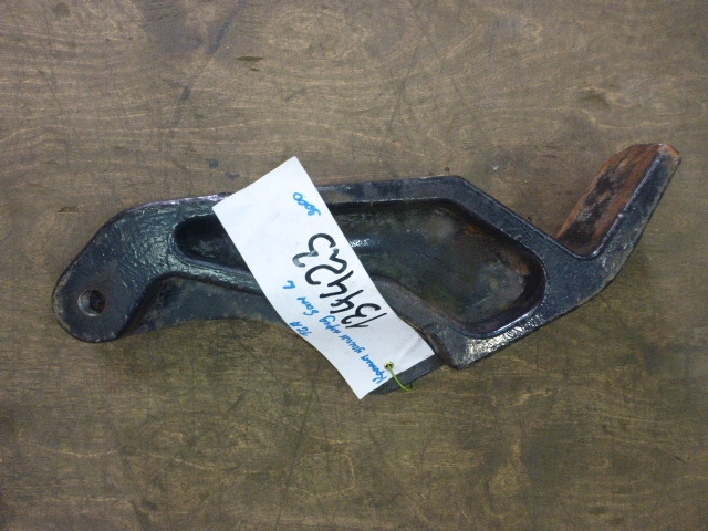 Кронштейн усилителя переднего бампера левый