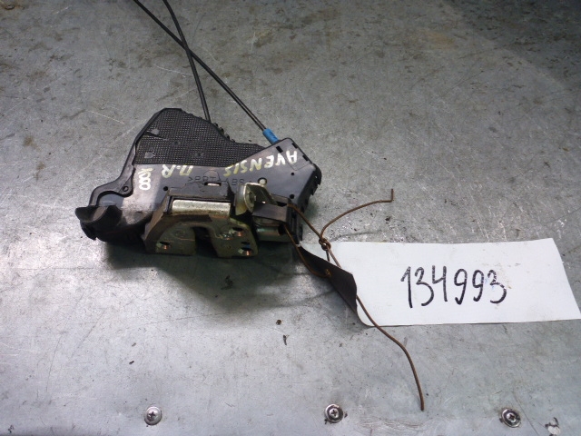 Замок двери передней правой