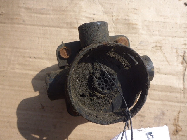 Клапан ускорительный