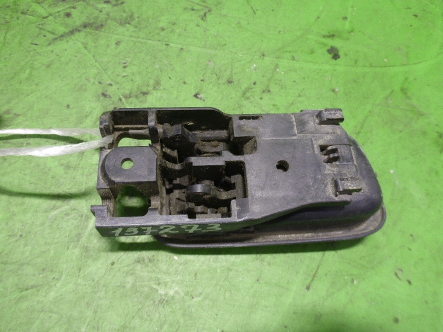 Ручка двери задней внутренняя левая