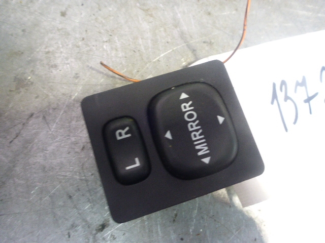 Переключатель регулировки зеркал