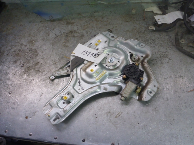 Стеклоподъемник электр. задний левый