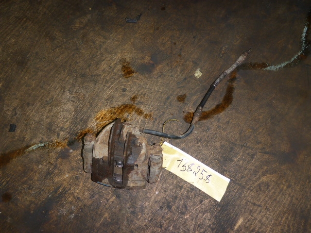 Суппорт передний левый