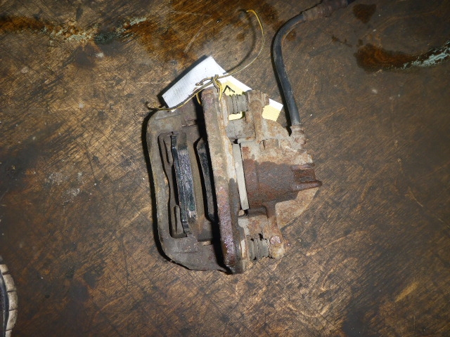 Суппорт передний левый