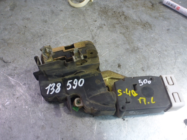 Замок двери передней левой