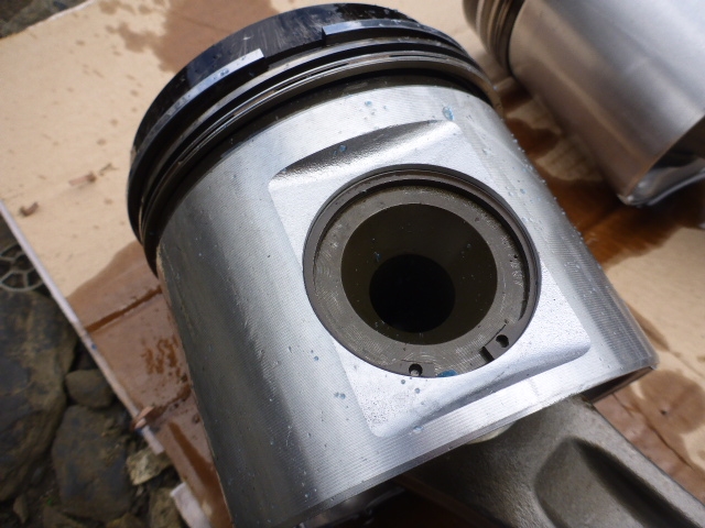 Поршень с шатуном