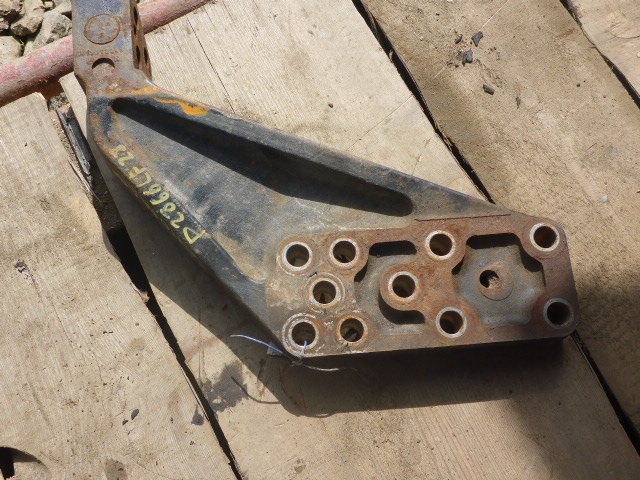 Кронштейн двигателя