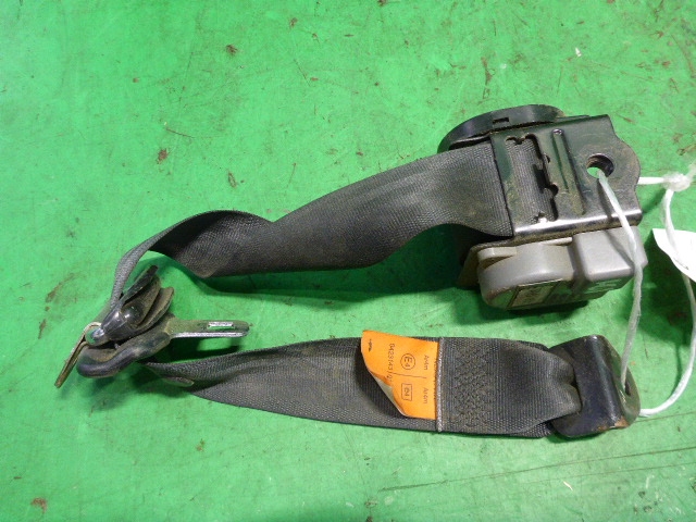 Ремень безопасности