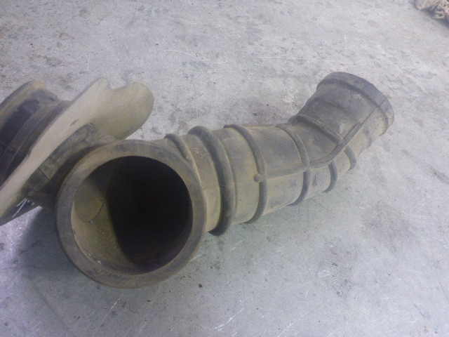 Патрубок воздушного фильтра