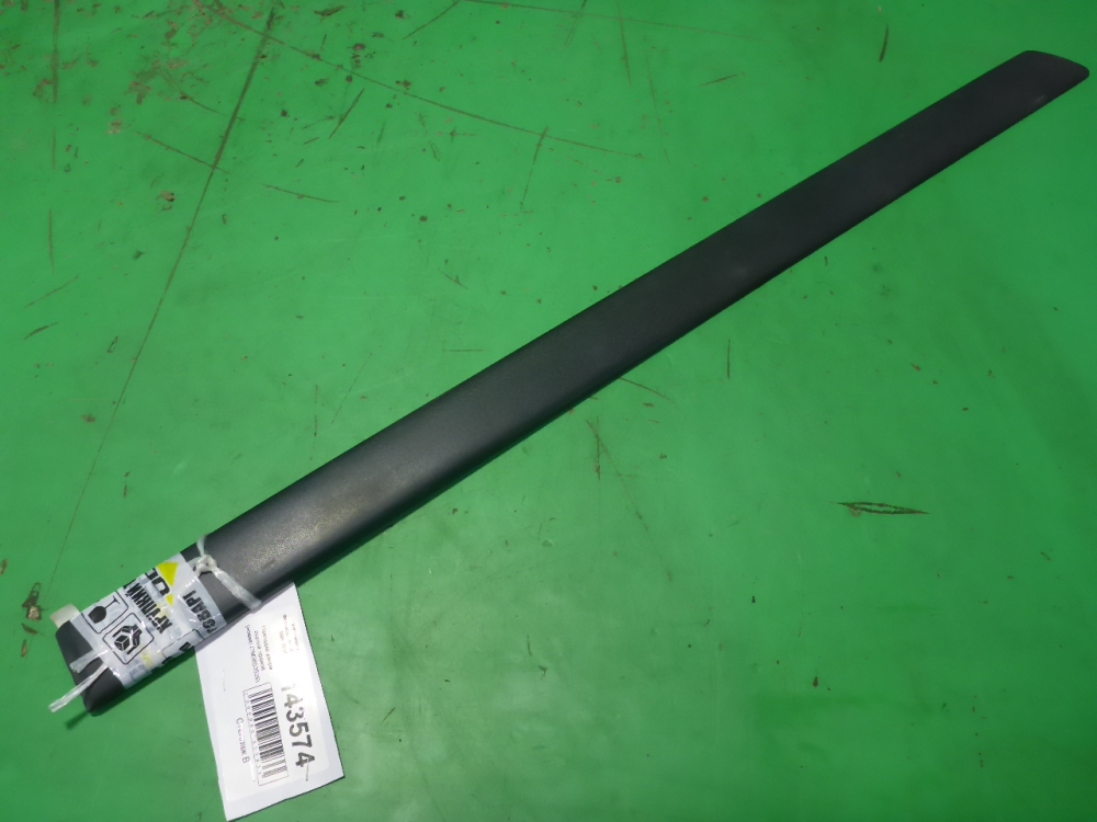 Накладка двери задней правой