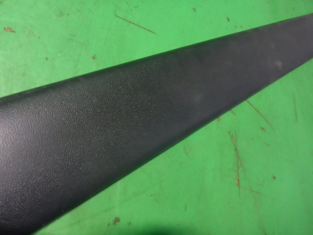 Накладка двери задней правой