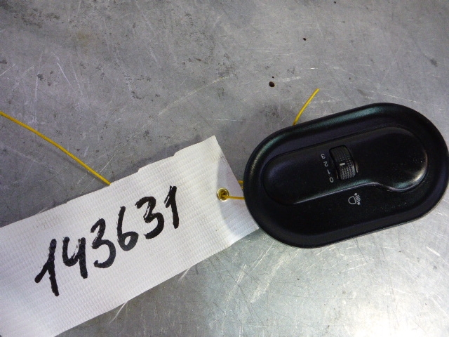 Кнопка корректора фар