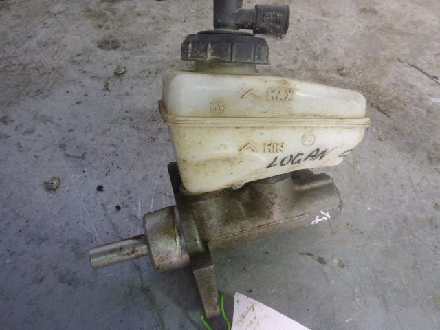 Цилиндр тормозной главный