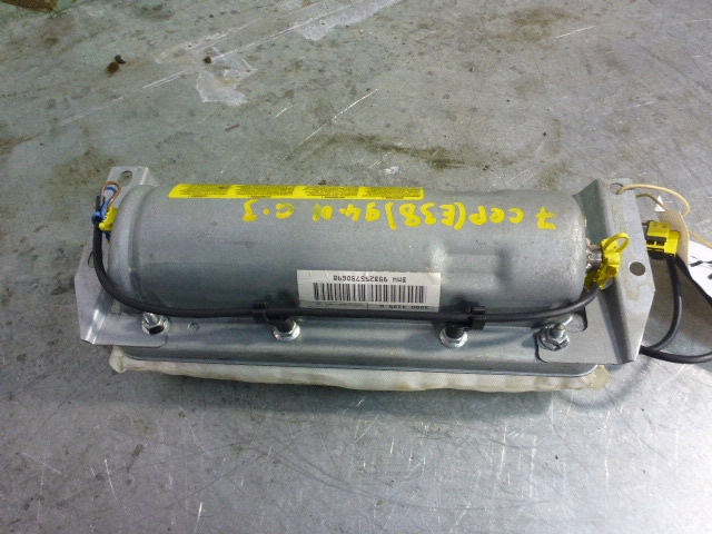 Подушка безопасности пассажирская (в торпедо)