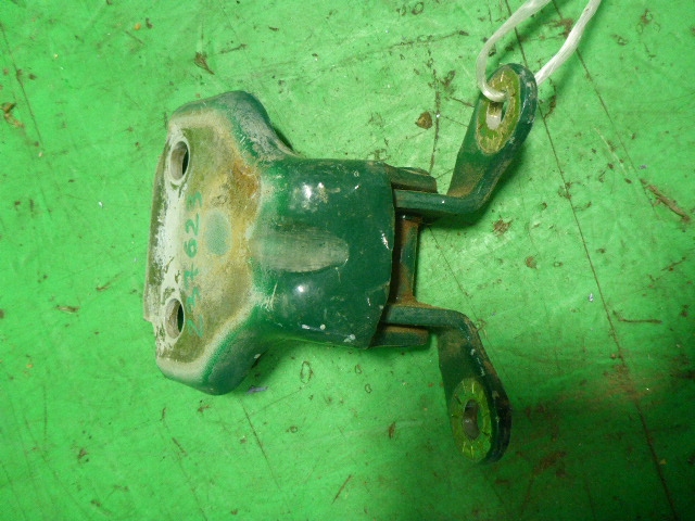 Петля двери задней правой нижняя