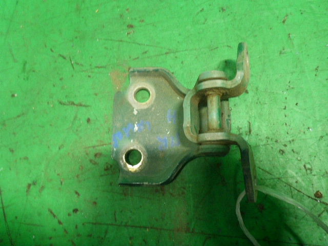 Петля двери задней правой нижняя