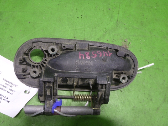 Ручка двери передней наружная правая