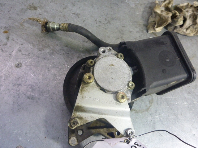 Насос ГУР (гидроусилитель руля)