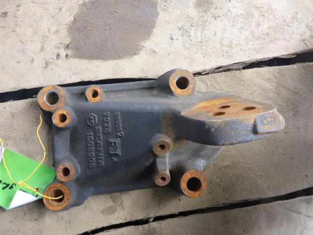 Кронштейн двигателя левый