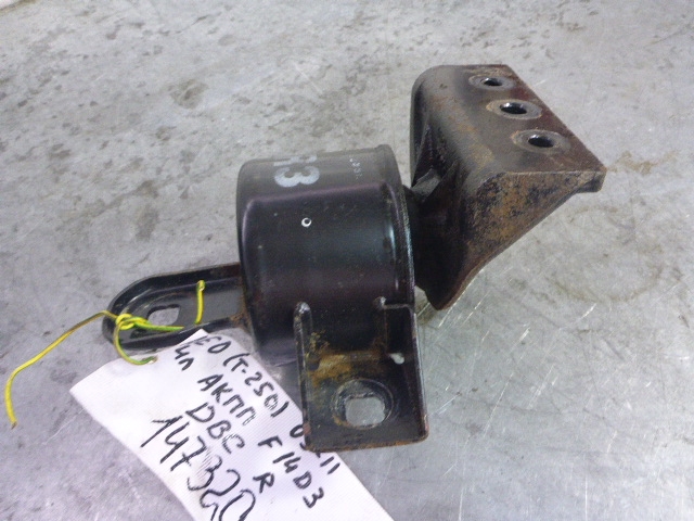 Опора двигателя правая