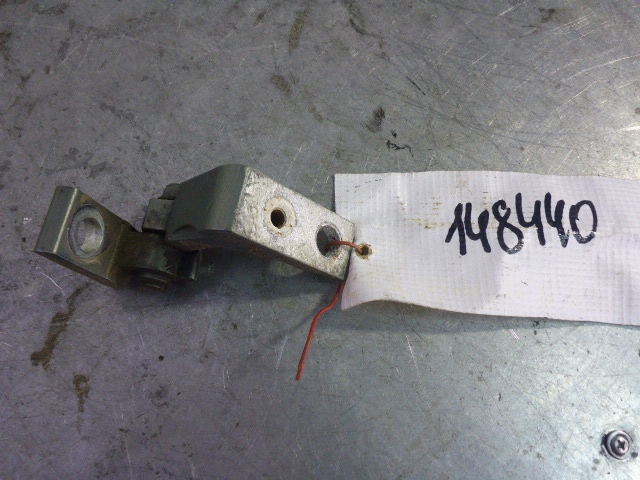 Петля двери передней правой верхняя