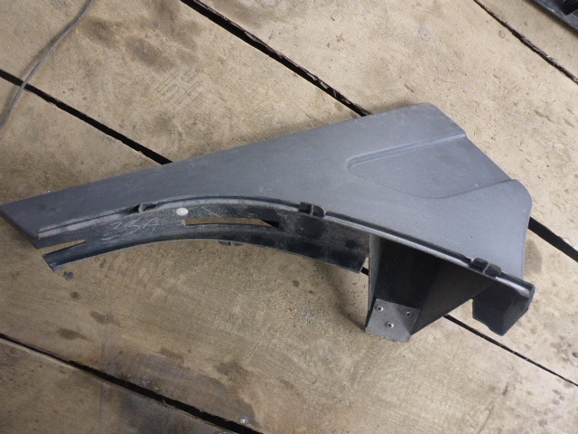 Накладка переднего крыла левого