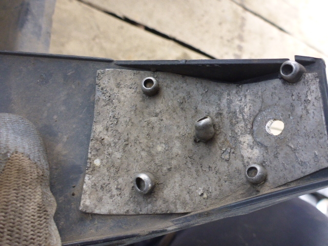 Накладка переднего крыла левого