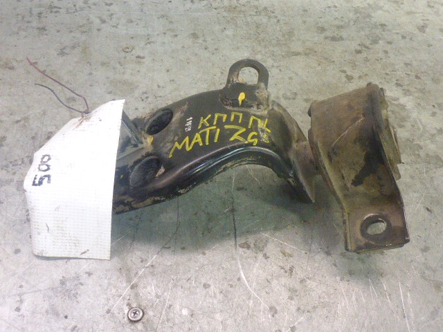 Опора КПП левая