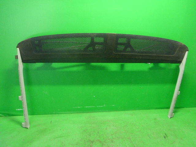 Шторка багажника