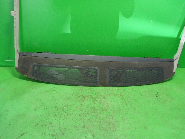 Шторка багажника